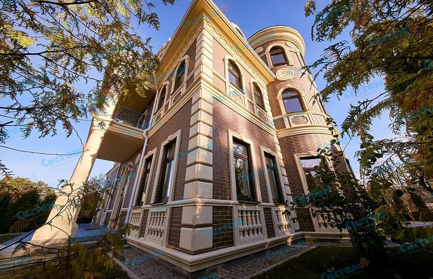 Декор загородного дома пенополистиролом